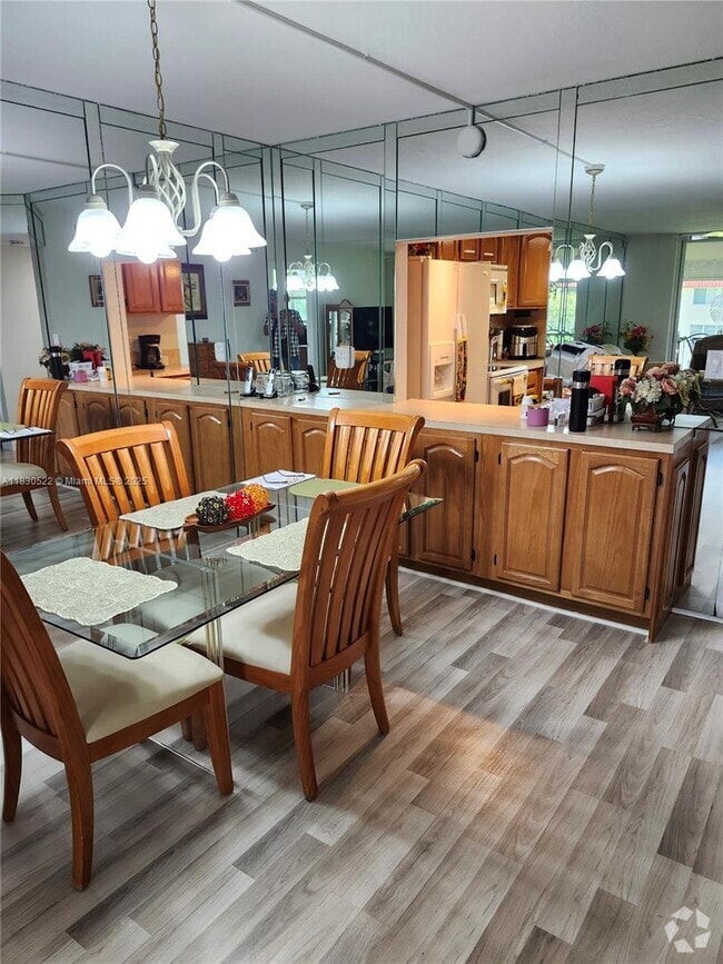 Building Photo - 9420 S Hollybrook Lake Dr Unit 302 Rental