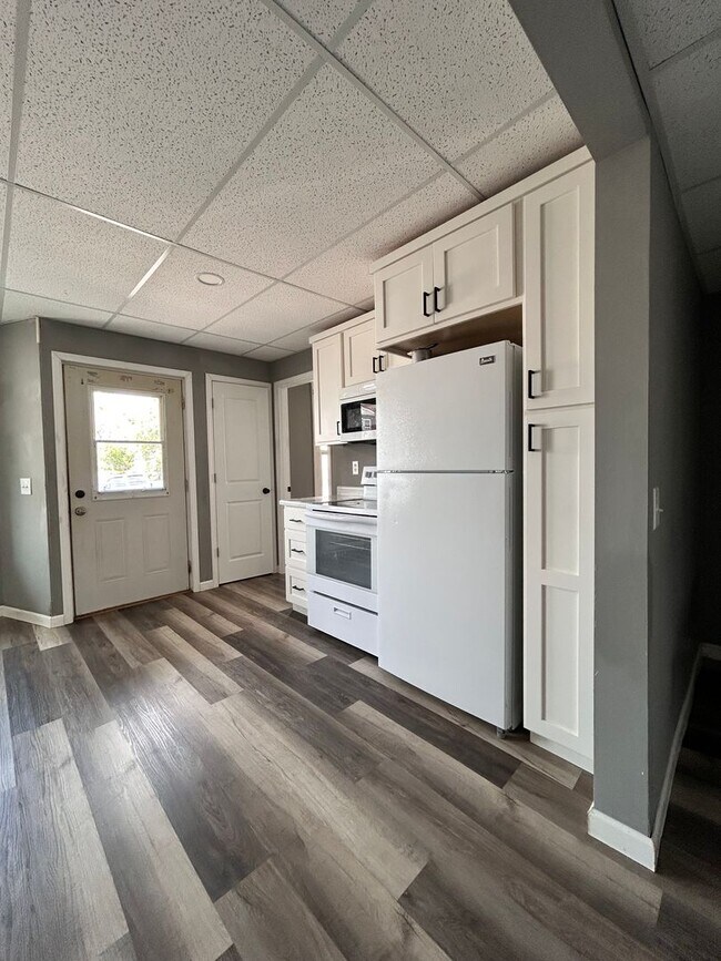 Photo - 110 E 4th Ave Unidad C