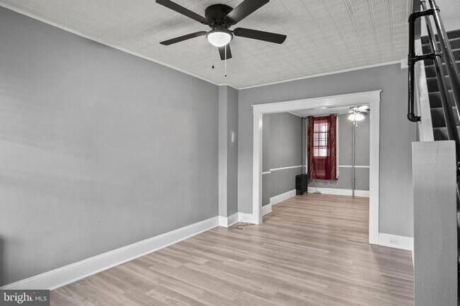 Photo - 1109 W 40th St