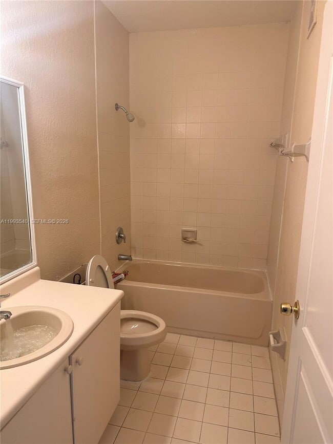 Photo - 2460 SE 16th Terrace Unit 103