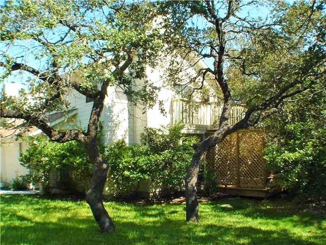 Building Photo - 9810 Lake Ridge Dr Unit A