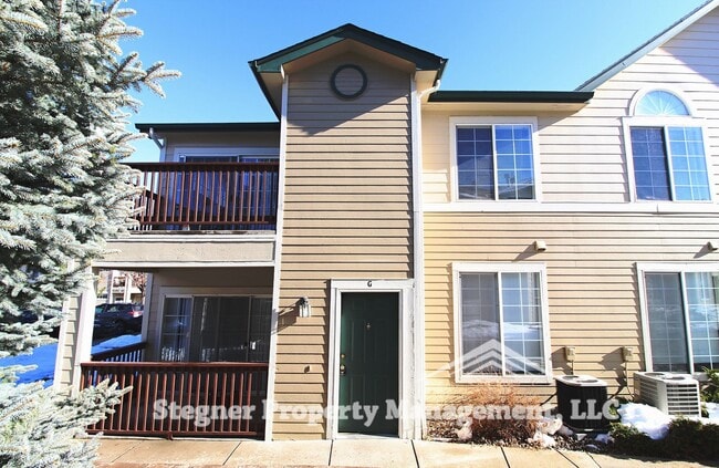 Building Photo - Wonderful Condo w/Garage