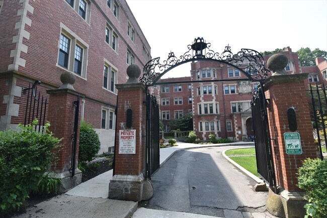 1217 Beacon St Unidad 7