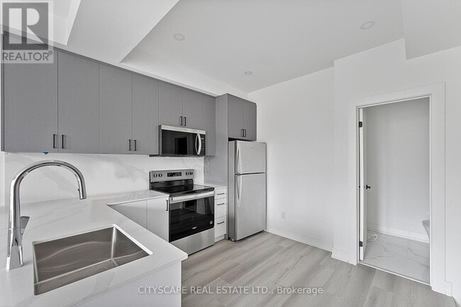 Photo - 589 Oakwood Ave