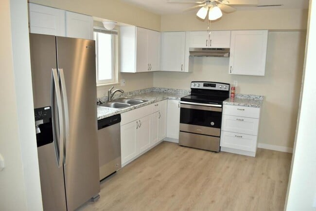 Building Photo - 6823 Western Pl