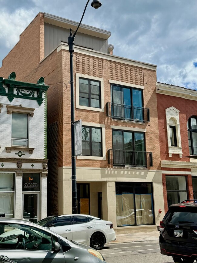 Photo - Amazing 2 Bed/2 Bath Apartment in Prime Li... Unit 2R