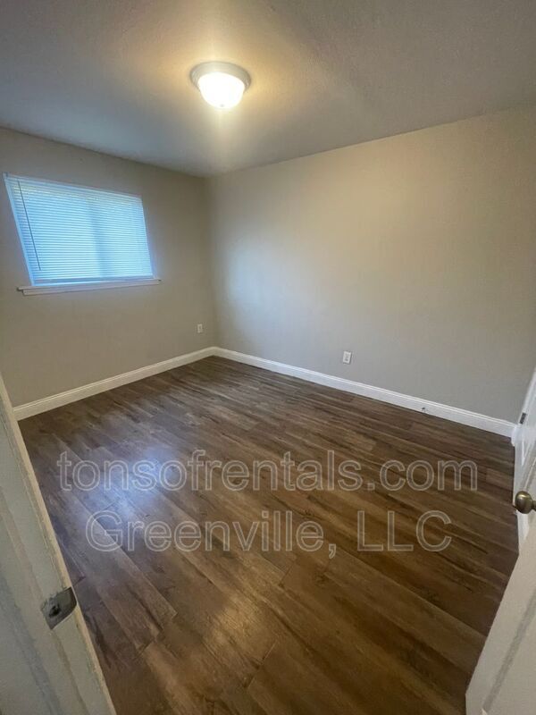 Photo - 88 W Park Dr