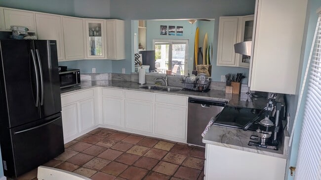 kitchen - 187 16th Ave S