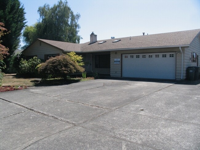 Building Photo - Nice Home in Hillsboro