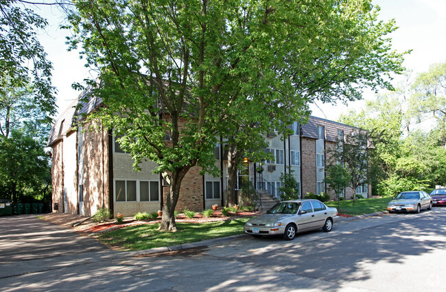 Building Photo - Greenway Commons Rental