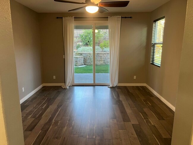 Photo - 3261 Haskell Way