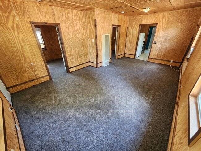Photo - 304 W Main