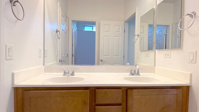 Photo - Great single story home 4 beds 3 baths in ...