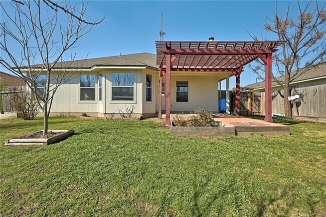 Photo - 317 McCoy Ln