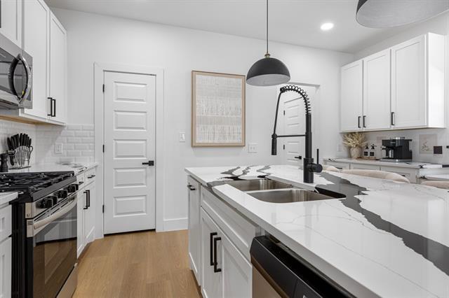 Photo - 1511 Barry Ave