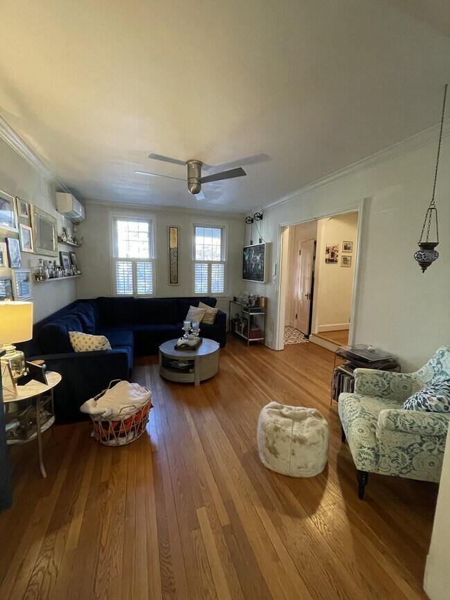 Photo - 1833 Burke St SE