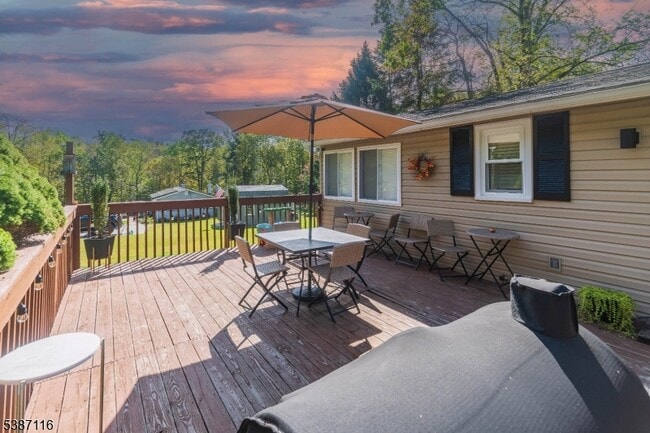 Photo - 908 Willow Dr