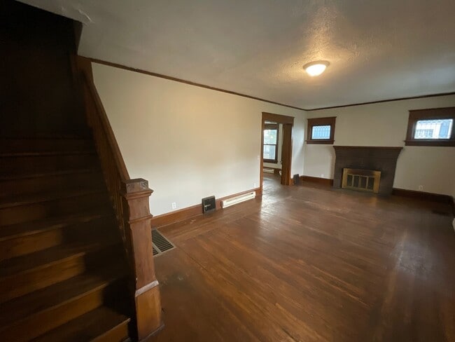 Photo - 1212 18th St NW Unidad 1212 18th Street NW Down