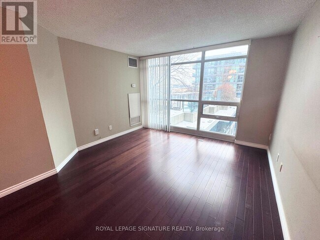 Photo - 219 Fort York Blvd Unit 911