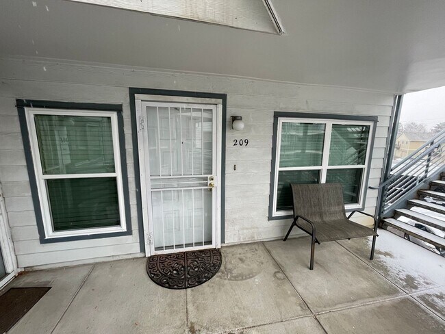 Photo - Updated 2 Bedroom, 2 Bath Condo (Available Immediately)