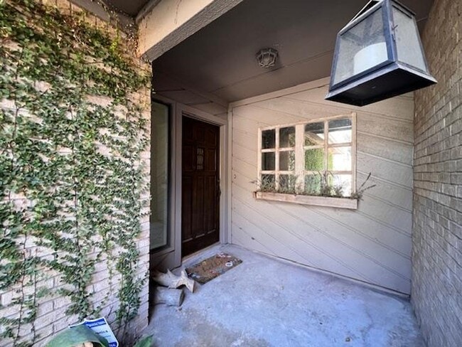 Photo - Northwest Condo / 2 bedrooms / 2 car garage / Backs beautiful Greenbelt