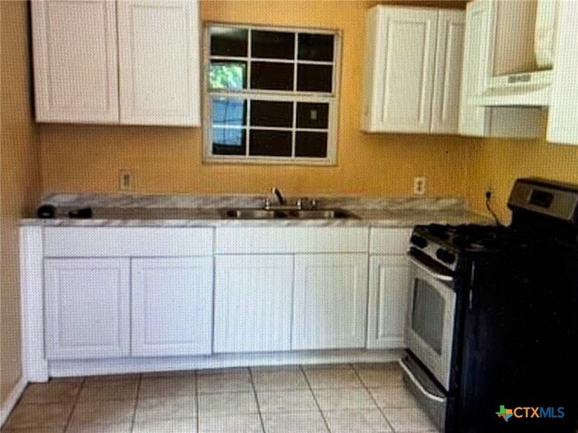 Photo - 702 San Antonio Ave