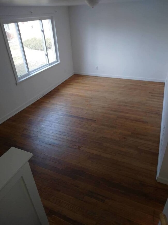 Photo - 810 Sullivan Ct