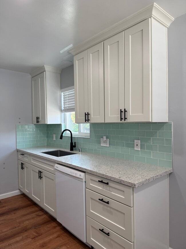 Building Photo - 100 Kiely Blvd Unit 4