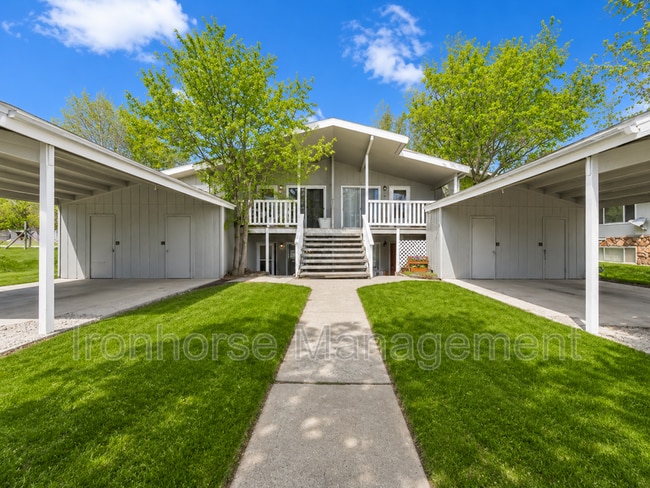 Building Photo - 411 N 16th Ave Unit A