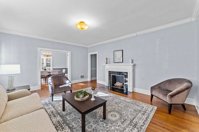 Photo - 2309 E 5th St