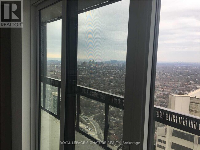 Photo - 8 Eglinton Ave E Unit 4005