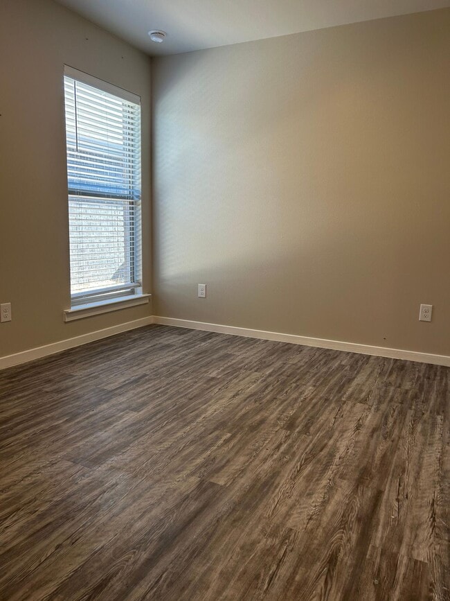 Photo - 2110 N Avenue J