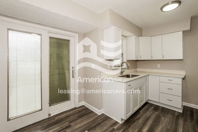 Photo - 3187 Lincoln St