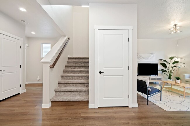 Photo - 4 bedroom, 3 bathroom Home located in the heart of Meridian!