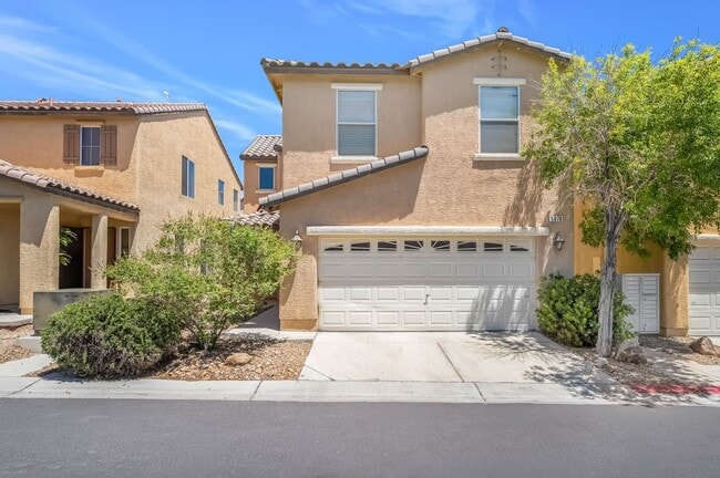 Building Photo - Modern Comfort in the Heart of Coronado Ranch!