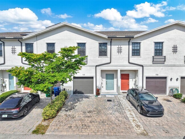Photo - 1130 SW 6th Ct