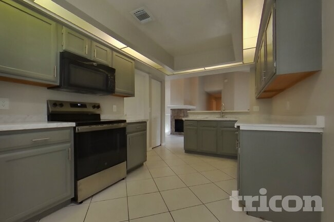 Photo - 110 Yorktown Pl