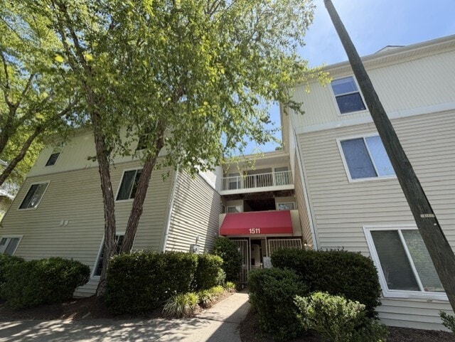 Photo - 1521 Graduate Ln