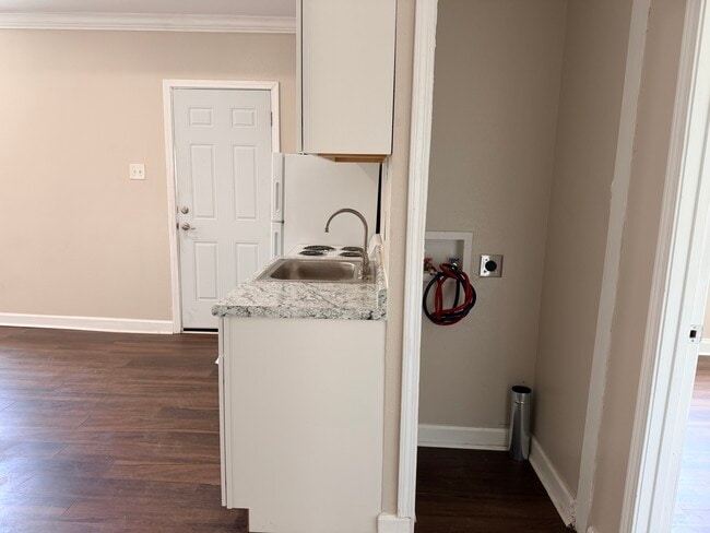 Photo - 2110 Eads St