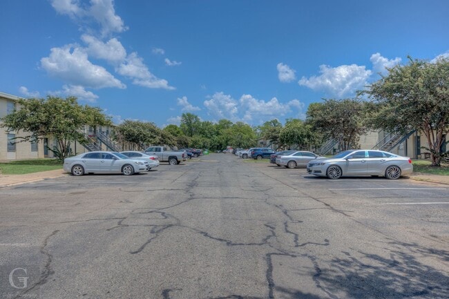 Photo - Willow Park Apartments