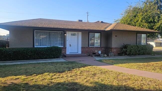 Building Photo - WOW!  Very Nice Updateds 3/1 Near Chestnut...