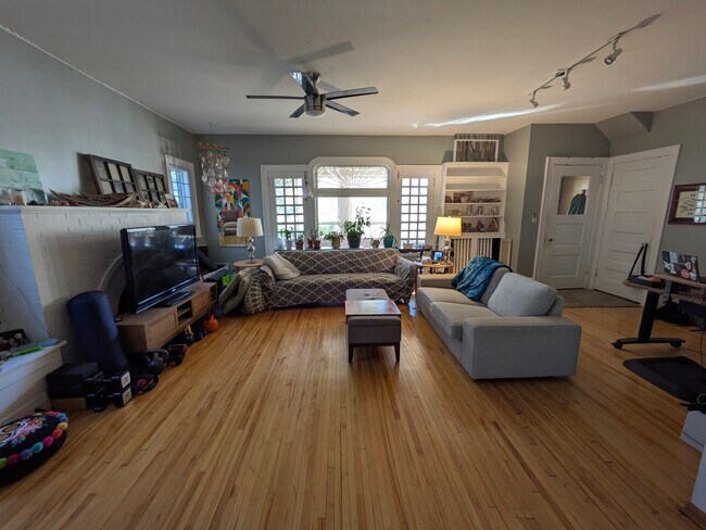 Photo - 2909 Knox Ave S Unidad 1