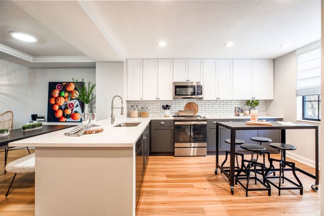 3BR,3.5BA - 1,683SF