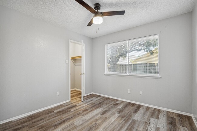 Photo - 15939 Beechnut St