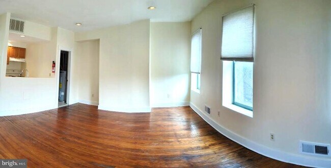 Photo - 1906 Fleet St