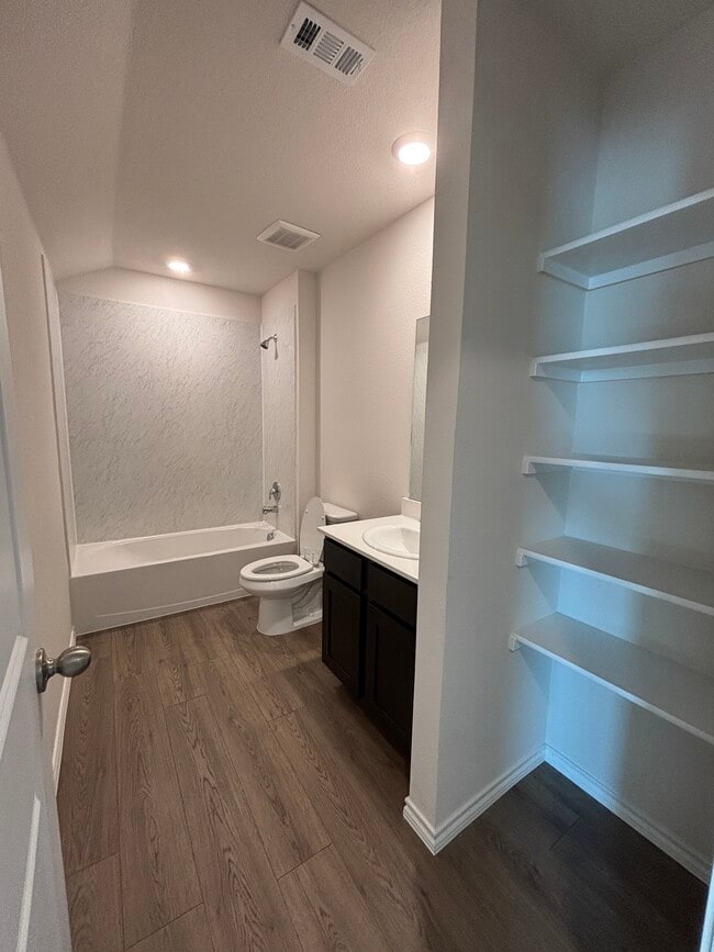 Photo - 3303 Sweetwater Way