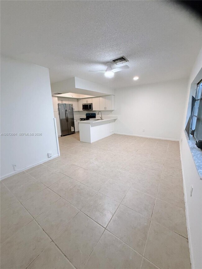7653 NW 74th Ave Unit 7653