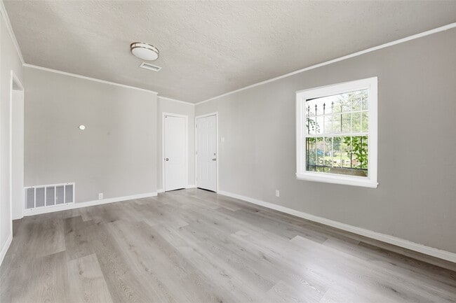 Photo - 2088 Pope St