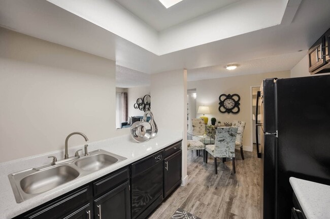 Photo - Woodland Hills Apartments