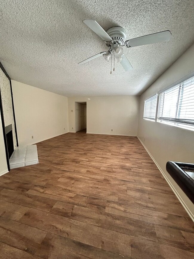 Photo - 659 W 5th St Unidad #1